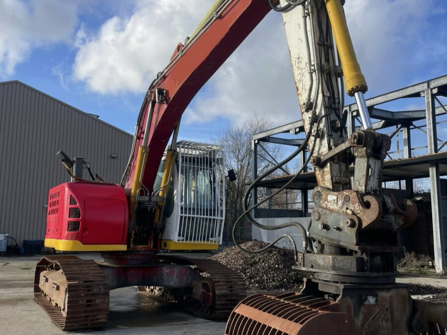 Pelle LIEBHERR R-924 lit COMPACT