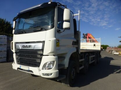 Camion DAF CF 530 FAD 8X4 Plateau Grue AR – Image 2