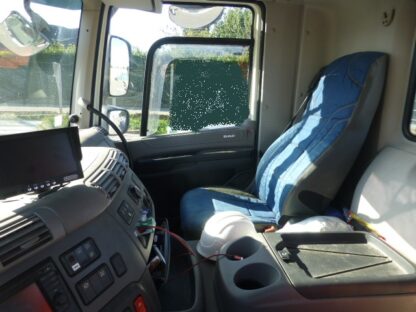 Camion DAF CF 530 FAD 8X4 Plateau Grue AR – Image 12