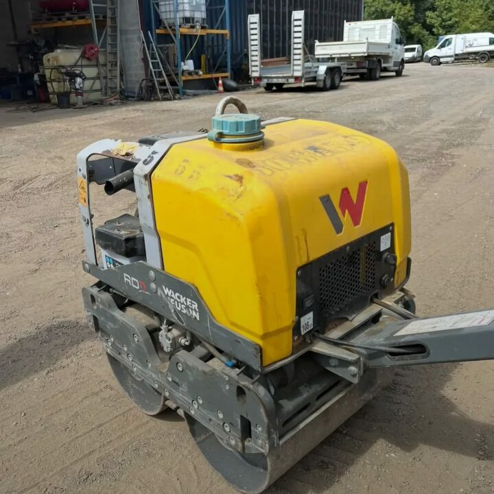 Compacteur BOMAG B W 100